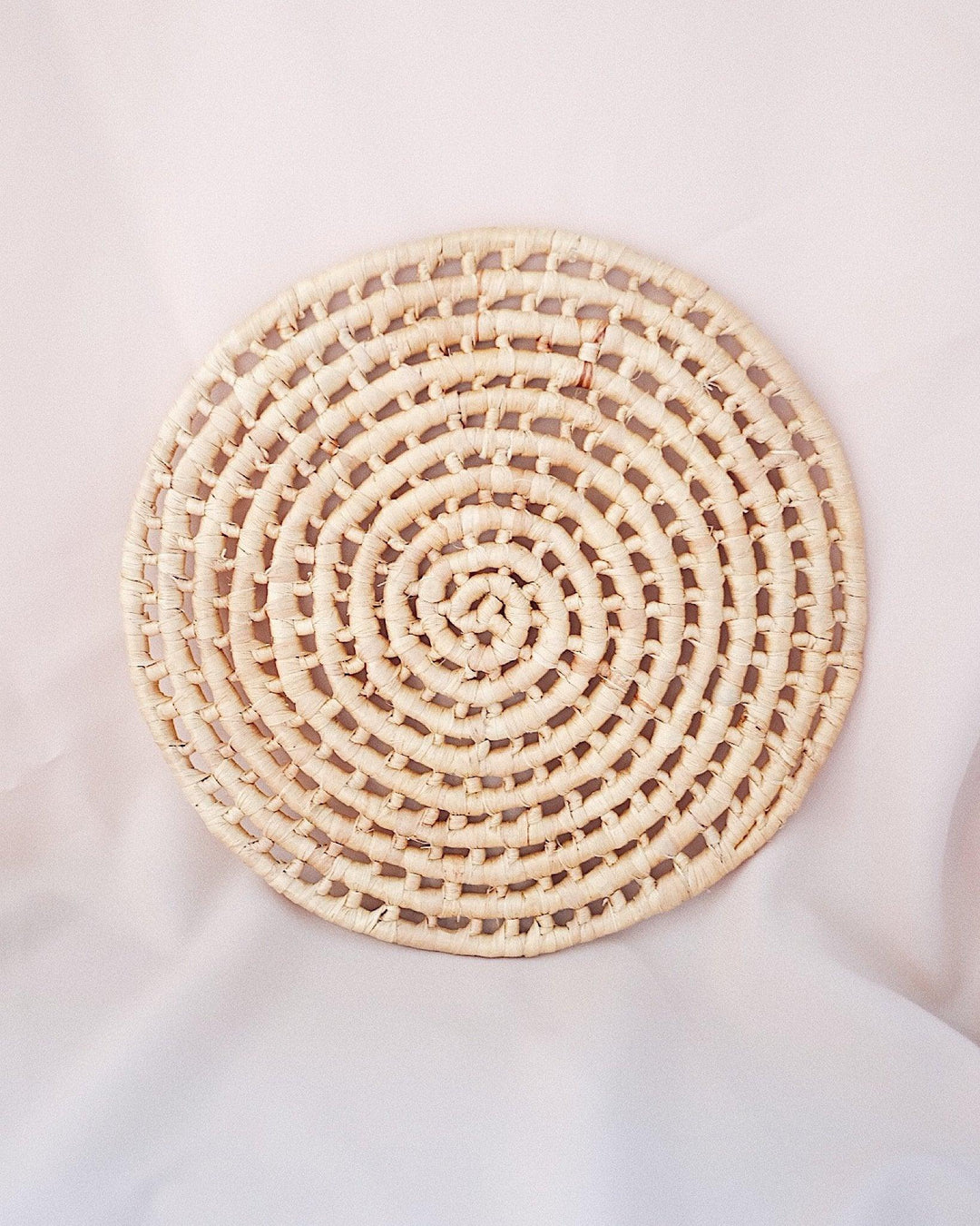 Hazel Round Woven Placemat | Olive & Iris 