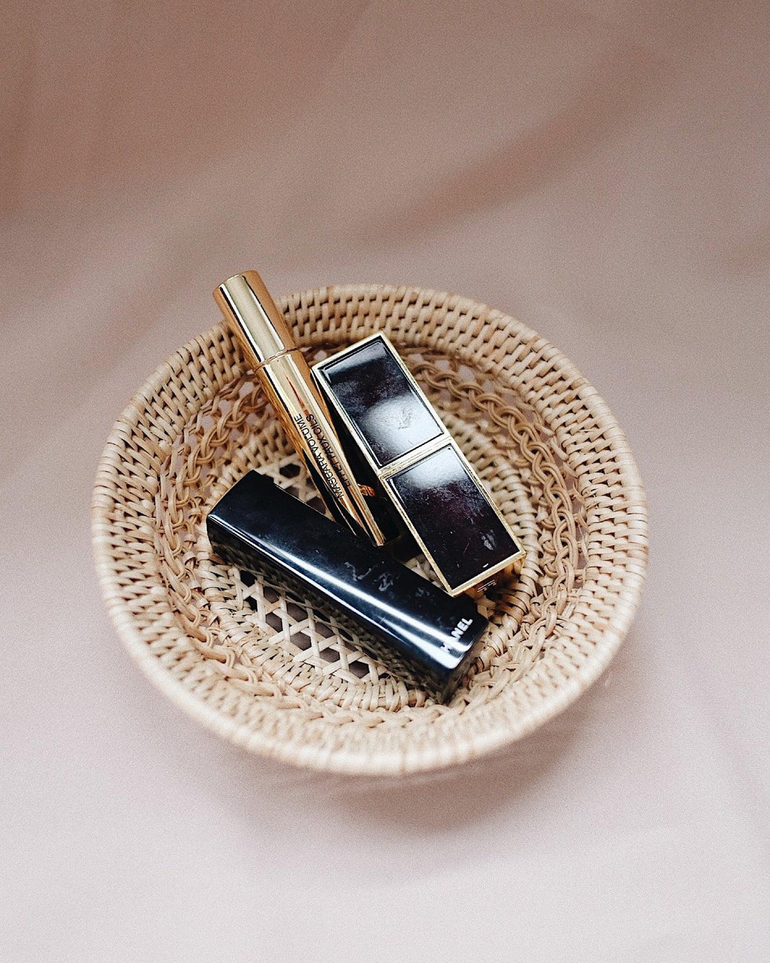 Petite Magnolia Round Handwoven Rattan Tray | Olive & Iris