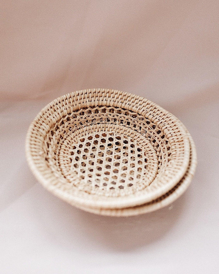 Petite Magnolia Round Handwoven Rattan Tray | Olive & Iris