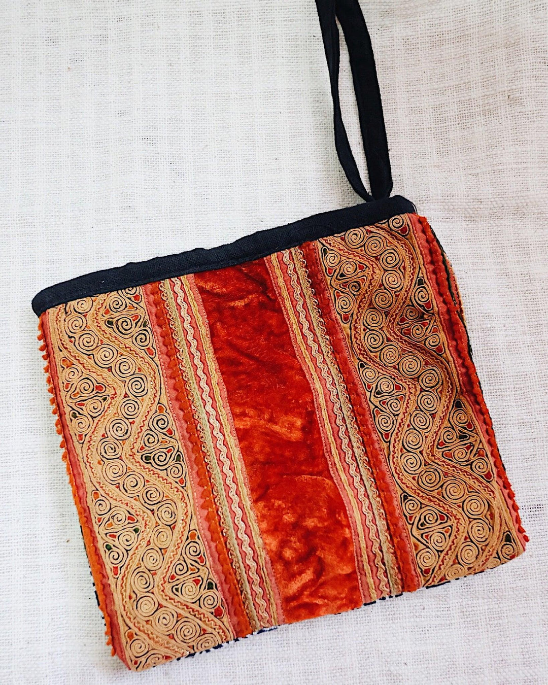 Vintage Hill Tribe Pouch - Olive & Iris 